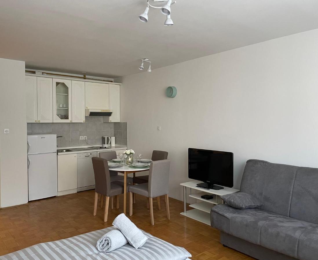 Apartment Green - Grey ลูบลิยานา ภายนอก รูปภาพ